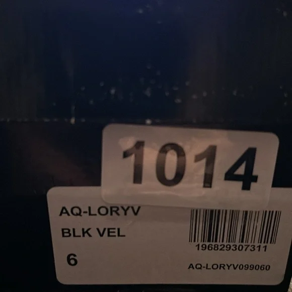 Aqua Lory Black Velvet Heels Size 6 - Picture 11 of 11